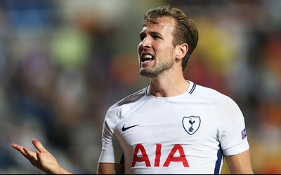 亿博电竞焦点-久保建英头球攻门击中横梁