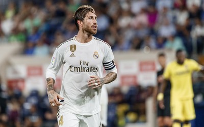 亿博电竞热评-加维绝杀后空翻庆祝成功